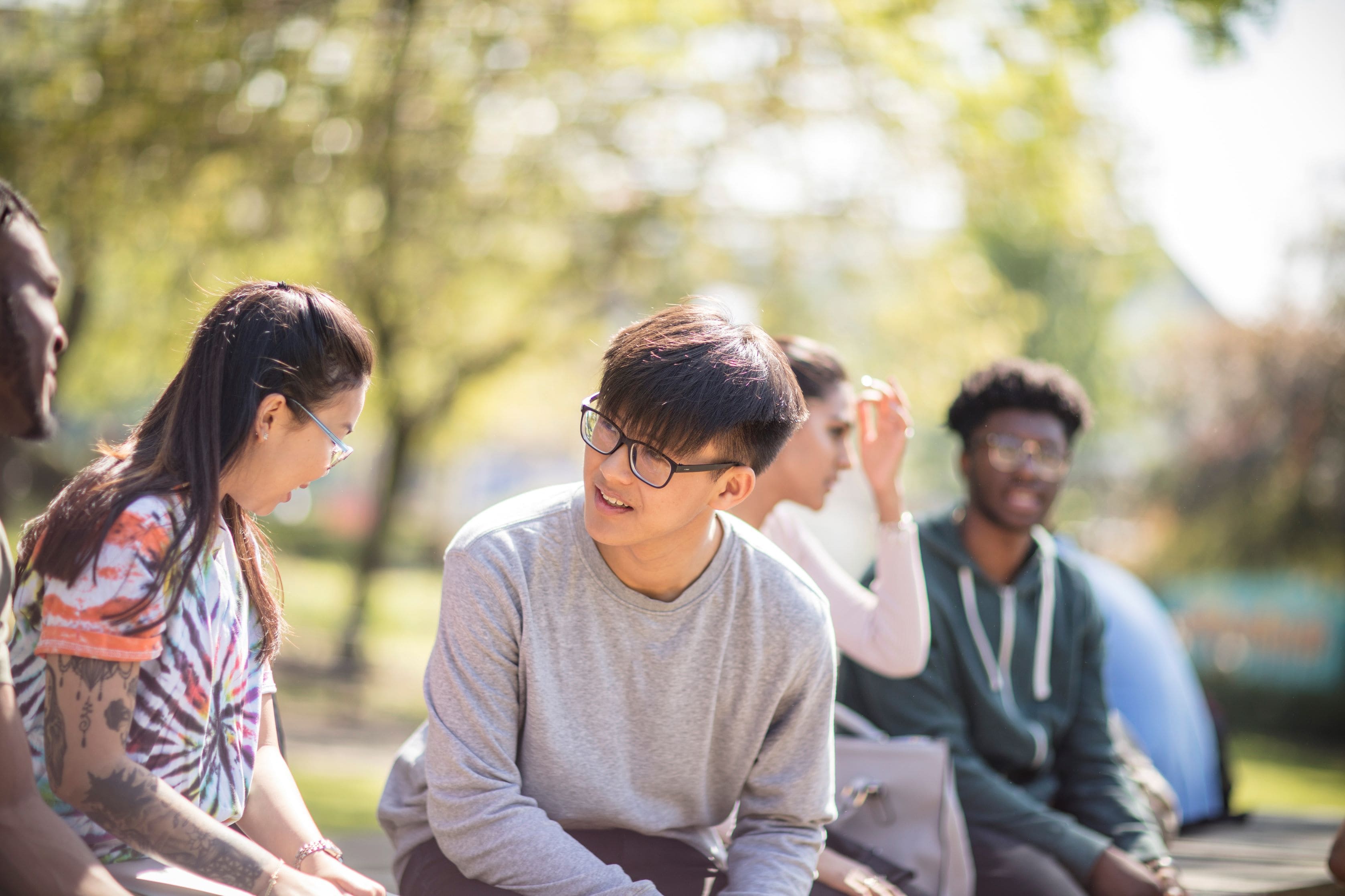 Luyện tập nói tiếng Anh với người khác